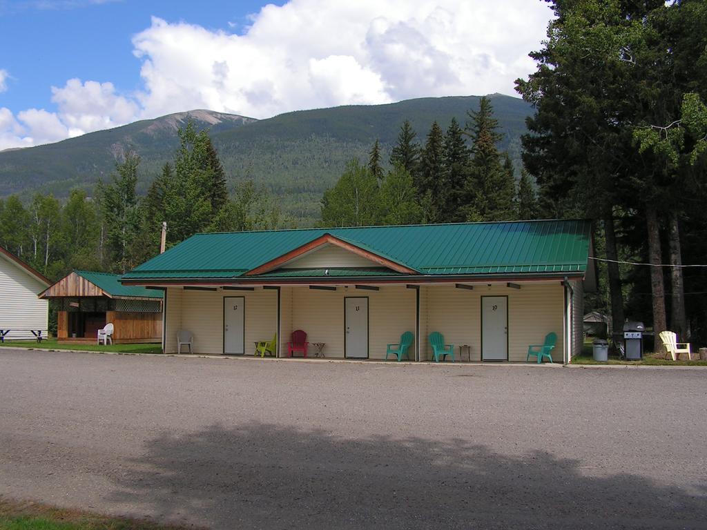 Bell Mountain Motel Mcbride Exterior photo