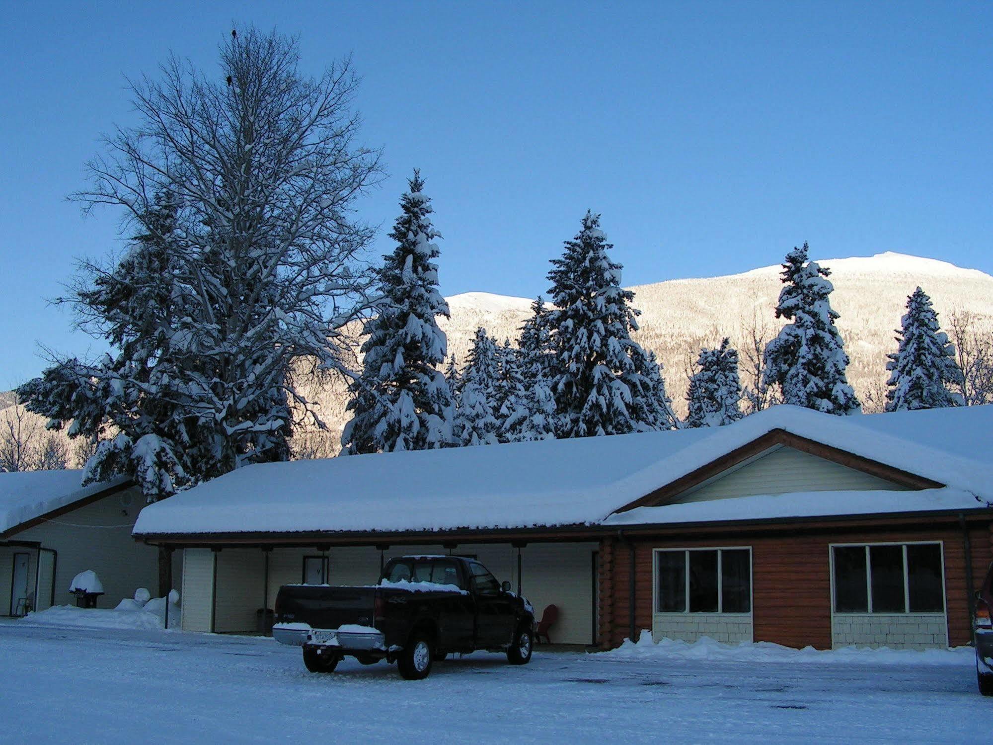 Bell Mountain Motel Mcbride Exterior photo